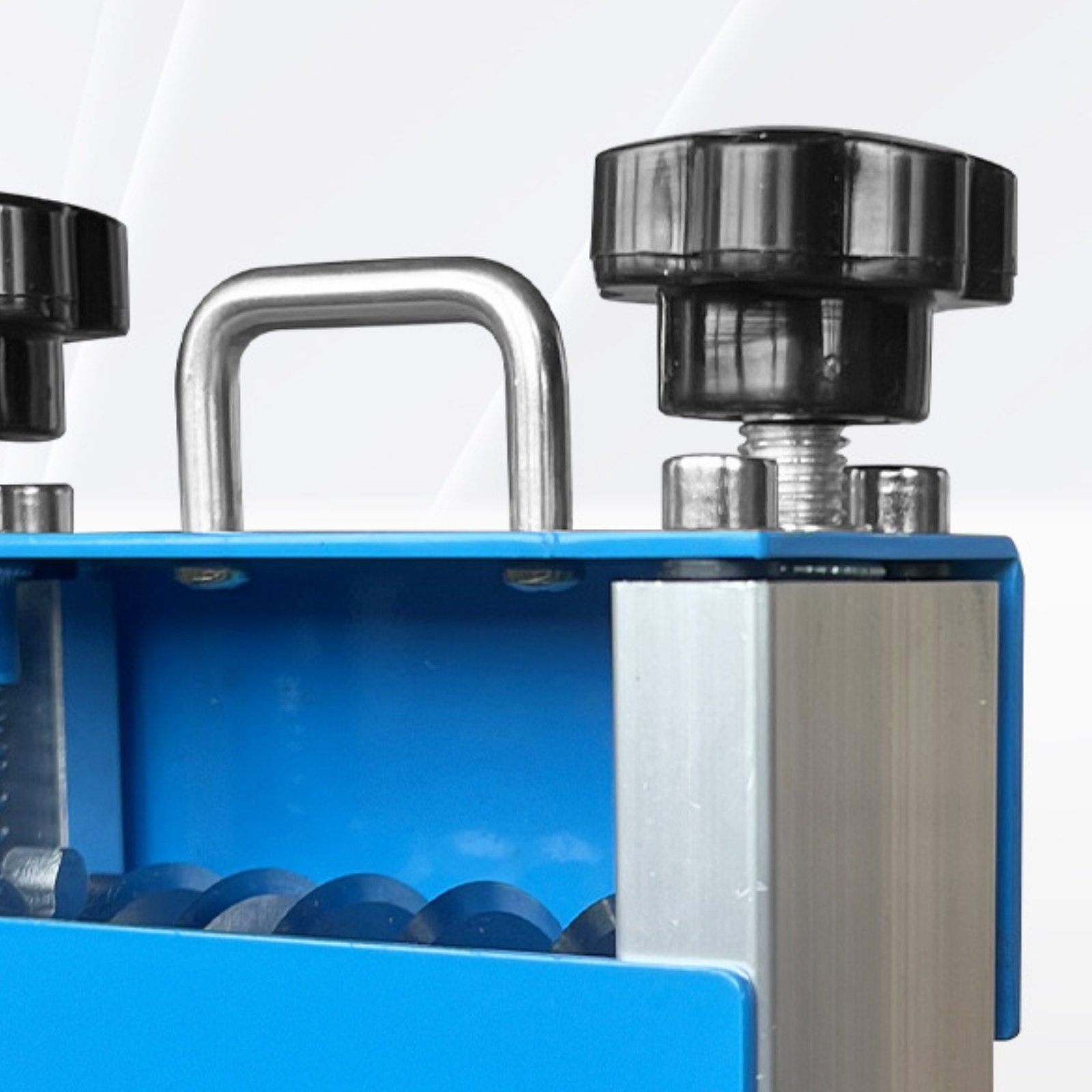 Tools In The Workshop - Multi-Hole Cord Peeler Twin-Drive-Drive Hand Crank